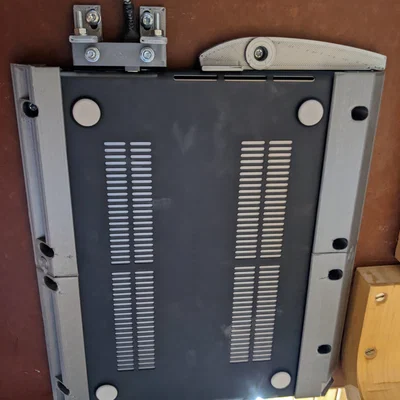 Dock laptop gắn dưới bàn (Laptop under desk dock)