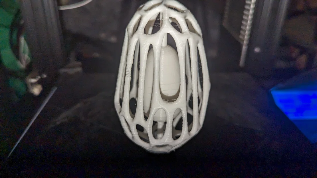 Mô hình quả trứng Voronoi độc đáo (Egg in a voronoi egg) in 3D - Image 1