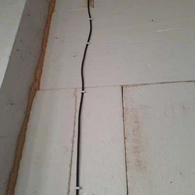 Kẹp giữ cáp cho foam board (Foam board cable clip)