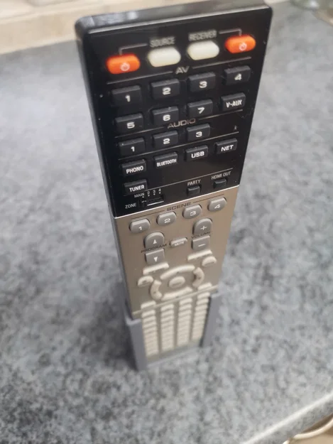 Giá treo điều khiển từ xa Yamaha gắn tường tiện lợi - Image 1