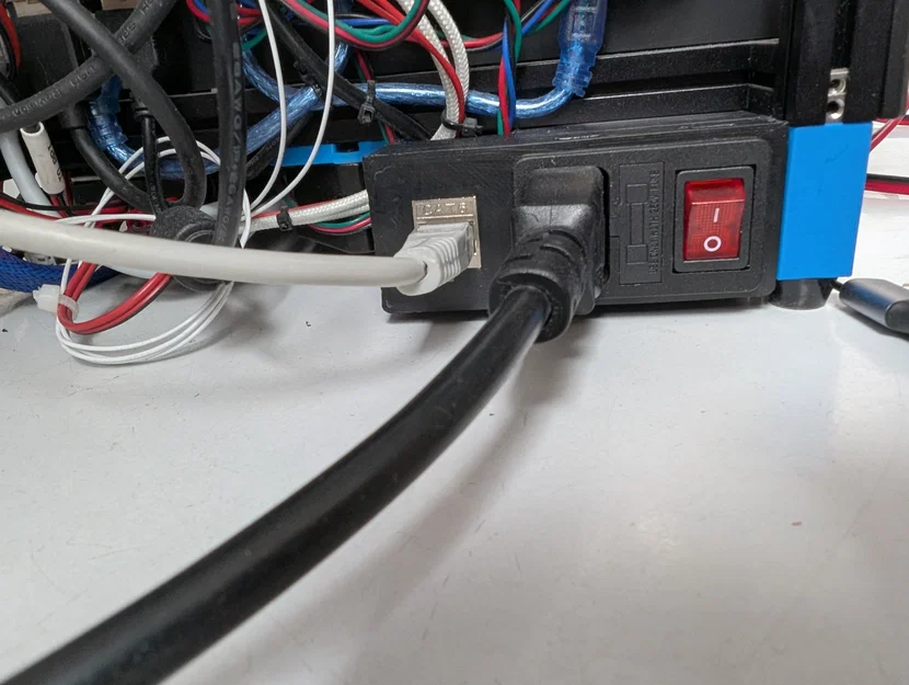 Khung ổ cắm nguồn Voron V0 tích hợp khe RJ45 tiện lợi - Image 3