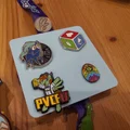 Thẻ flair/pinback cho dây đeo (lanyard): Thêm chỗ gắn pin! - Thumbnail 3