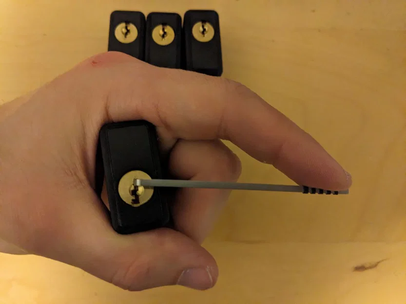 Giá đỡ lõi American Lock 1100 (American Lock 1100 Core Holder) - Image 1