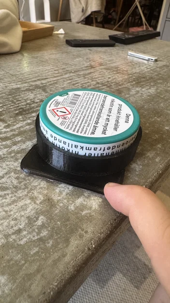 Kẹp giữ lon Snus/Zyn gắn dưới bàn (Snus/Zyn Can Desk Holder) - Image 2