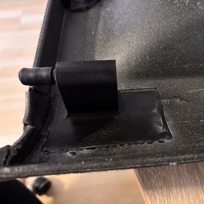 Bản lề thay thế cho tấm che cốp xe Fiat Punto (3D Printed)