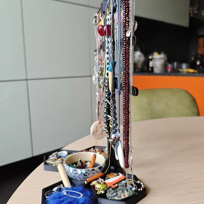 Kệ đựng trang sức to và chắc (Jewelry stand big and strong)