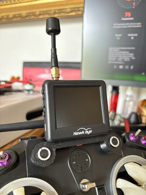 Ngàm gắn màn hình Hawkeye Little Pilot cho Taranis QX7 (In 3D) - Image 1