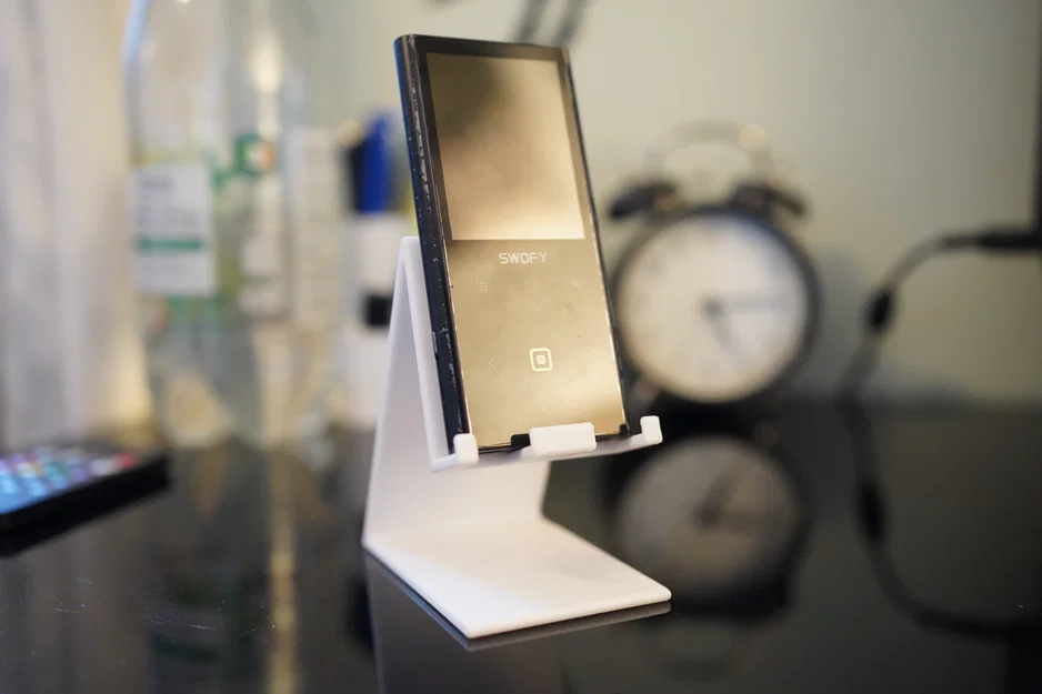 Giá đỡ máy nghe nhạc MP3 3D (Mp3 Player Stand) tiện lợi - Image 1