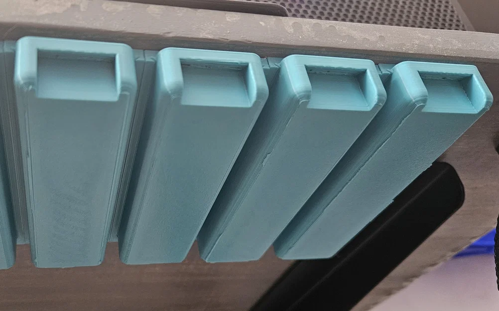 Hộp Thuốc Gắn Dưới Bàn (Under Desk Pill Box) - Image 1
