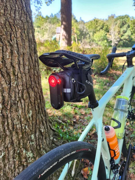 Ngàm lót gắn sau túi yên cho Garmin Varia (Saddle Bag Backplate Mount) - Image 1