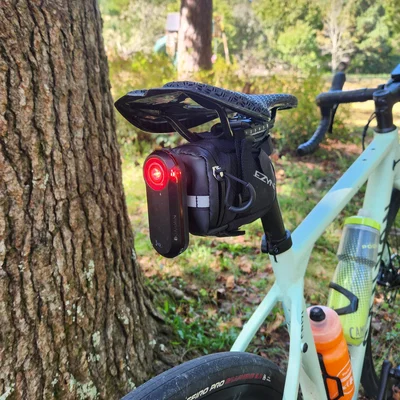 Ngàm lót gắn sau túi yên cho Garmin Varia (Saddle Bag Backplate Mount)