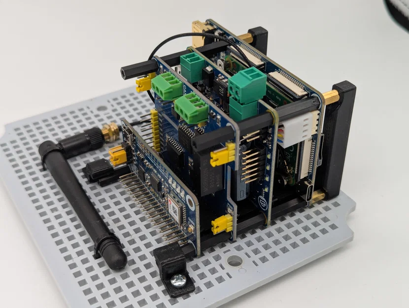 Bracket gắn dọc cho Raspberry Pi - Image 2