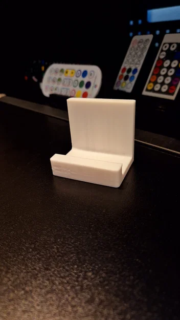 Đế để remote 3D - Giải pháp sắp xếp điều khiển gọn gàng tại nhà - Image 1