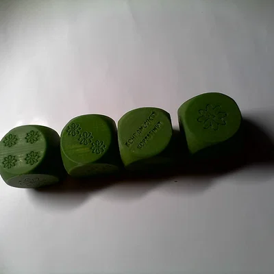 Xúc xắc (daisy/kopretina) – Dice / herní kostka