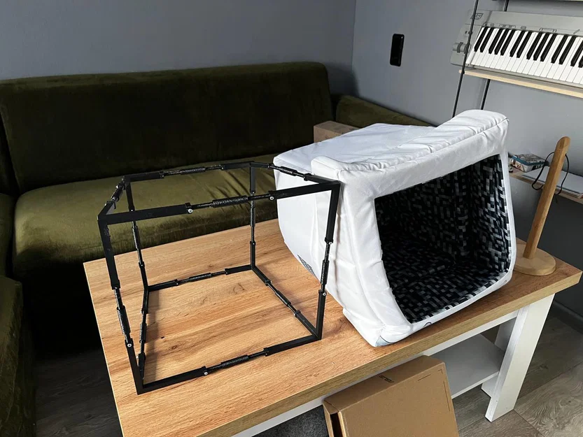 Khung bên trong cho Retro Monitor Pet Cave từ lttstore - Image 1
