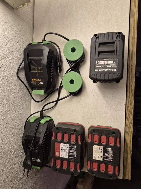 Giá treo pin và bộ sạc Riwall 20V: Giải pháp sắp xếp gọn gàng - Image 1
