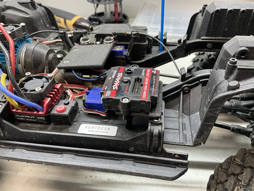 Giá đỡ (mount) Traxxas Pro Scale Power Module (#6592) - Image 4