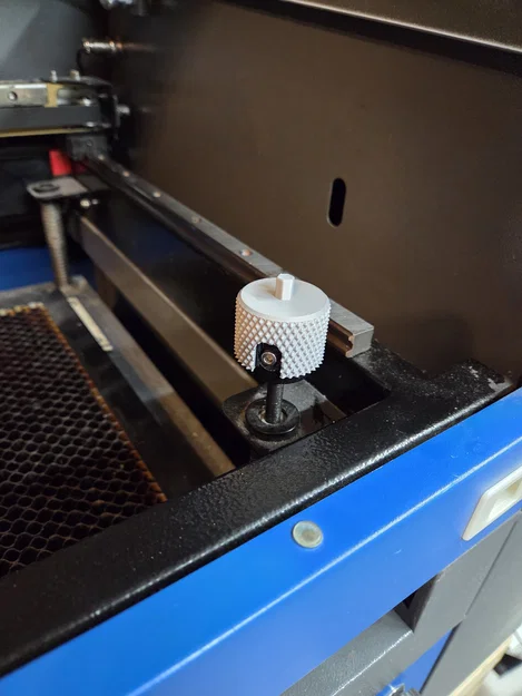 Adapter Z-Axis 1/4 inch cho máy laser Omtech - Image 1