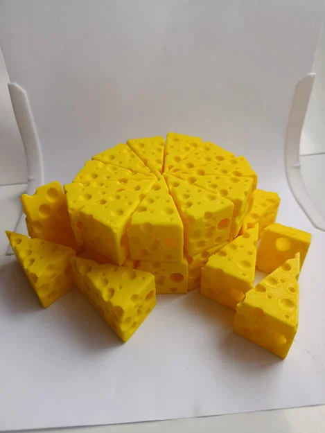 Móc khóa hình miếng phô mai 3D ngộ nghĩnh - Image 1