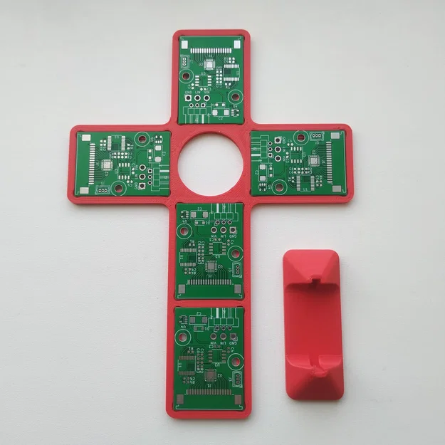 Mô hình trang trí Thánh giá kết hợp bảng mạch PCB độc đáo - Image 2