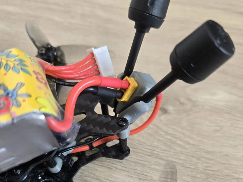 Ngàm gắn giắc XT30 và anten cho AvionRC Ikon3 O4 Pro - Image 1