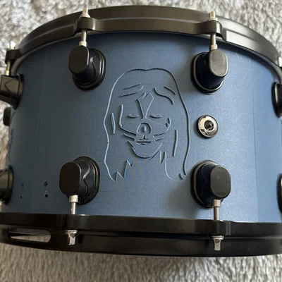 Snare Drum 8" x 14" kiss symbole
