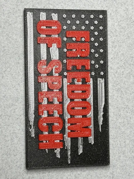 Bảng “Freedom of Speech” kèm cờ Mỹ - Image 1
