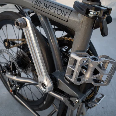 Giá Giữ Pedal Nam Châm cho Brompton