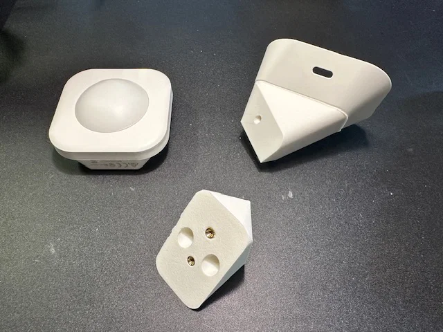 Giá treo góc tường 3D cho cảm biến thông minh IKEA VALLHORN - Image 1