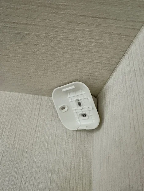 Giá treo góc tường 3D cho cảm biến thông minh IKEA VALLHORN - Image 3