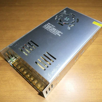 Mặt trước nguồn Switching 12V 30A (FRONTALE ALIMENTATORE SWITCHING 12V 30A)
