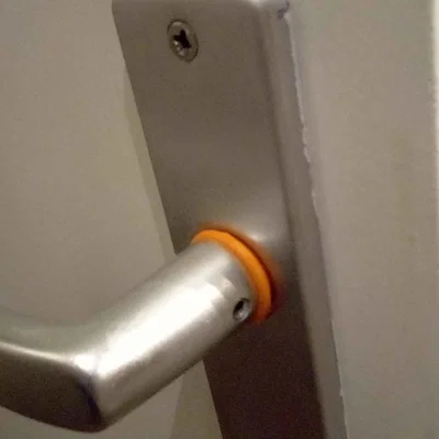 Miếng đệm chặn tay nắm cửa (Doorhandle Spacer) - Tự in 3D tại nhà