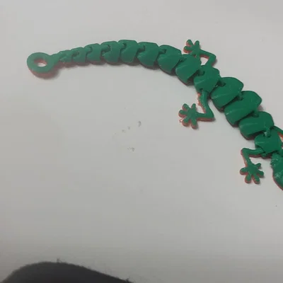 Mô hình móc khóa chú tắc kè (Baby Lizard) khớp nối in 3D 2 màu