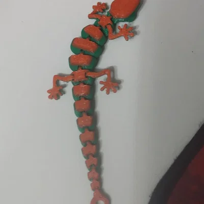 Mô hình móc khóa chú tắc kè (Baby Lizard) khớp nối in 3D 2 màu