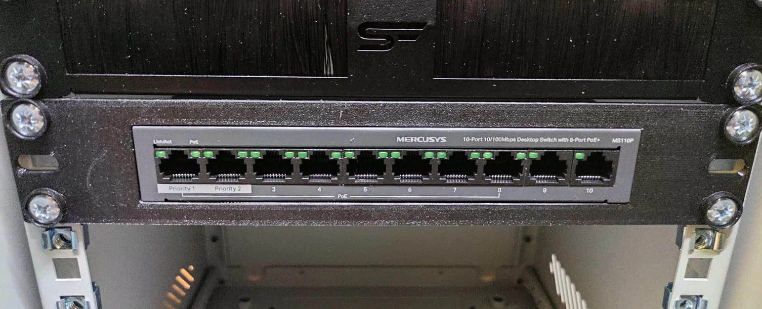 Giá đỡ rack 10" cho Mercusys MS110P (10-port) – Rack mount - Image 1