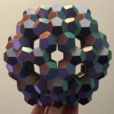 Quả cầu Dodecahedra Đối Xứng Phản Chiếu (Ball of Mirrored Dodecahedra)