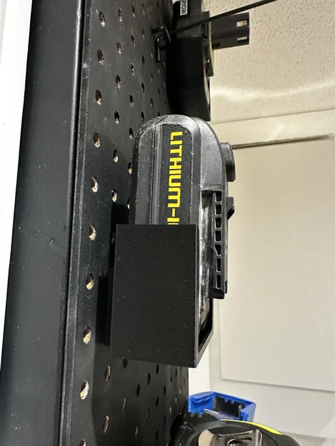 Kẹp giữ pin dụng cụ cho pegboard (Tool Battery Peg board holders) - Image 3