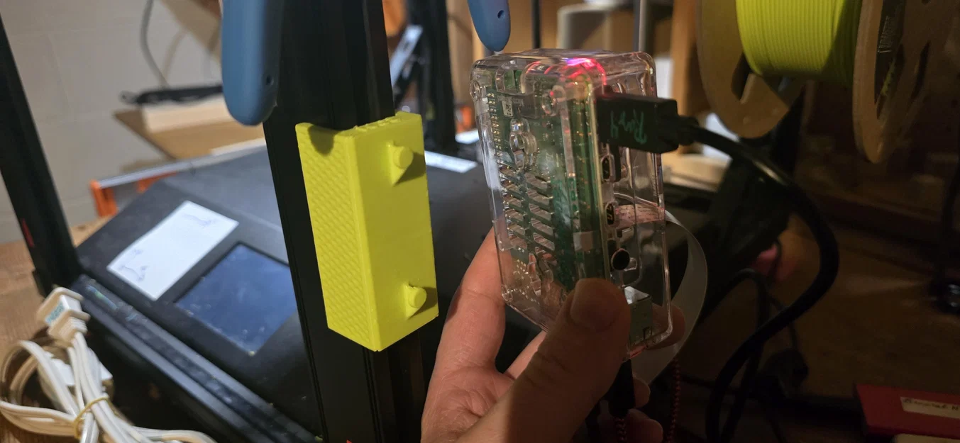 Gá gắn Raspberry Pi lên 2020 Extrusion - Kiểu treo lỗ đinh (Nail-Hole Hanger) - Image 1