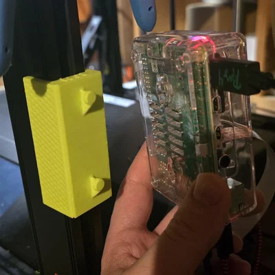 Gá gắn Raspberry Pi lên 2020 Extrusion - Kiểu treo lỗ đinh (Nail-Hole Hanger)