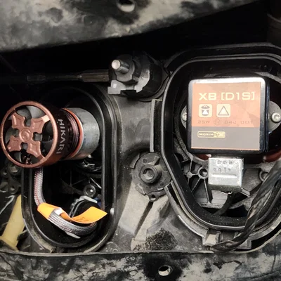 Vòng giữ đèn pha Xenon C6 Corvette 2005–2013 (Retaining Ring)