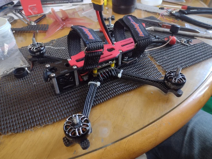 Tài liệu kỹ thuật CNC khung máy bay FPV TBS Source One v5 - Image 1