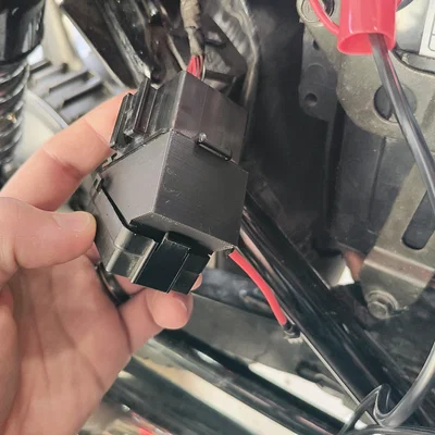 Spacer hộp cầu chì 1995 Honda Nighthawk (Fuse Box Spacer)