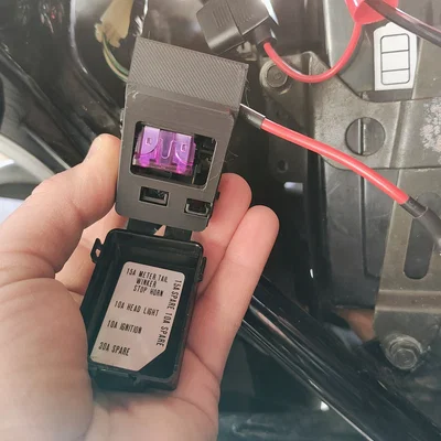 Spacer hộp cầu chì 1995 Honda Nighthawk (Fuse Box Spacer)