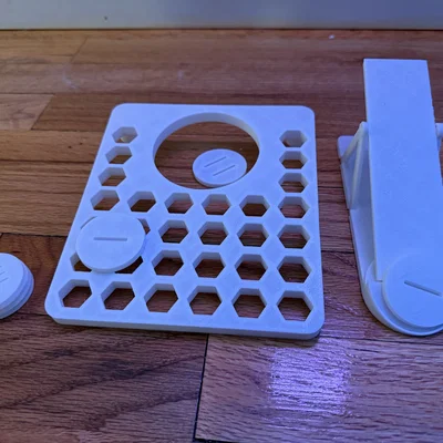 Coinhole – Cornhole phiên bản để bàn bắn xu