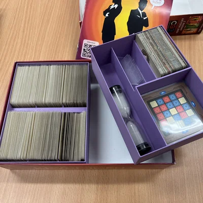 Khay đựng bài 3D cho board game Krycí Jména (Codenames)