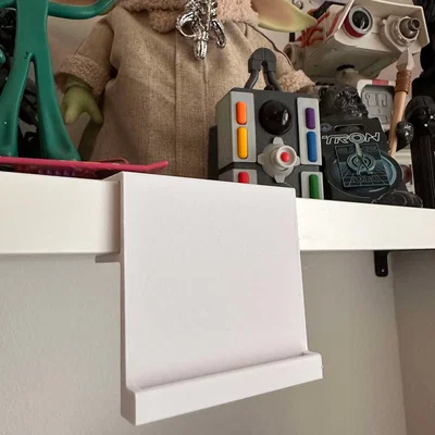Giá kẹp thẻ công việc gắn kệ (Shelf-mounted Task Card Holder)