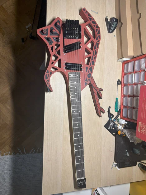 BIES (The Fiend) – Guitar điện headless in 3D (không đầu) - Image 2