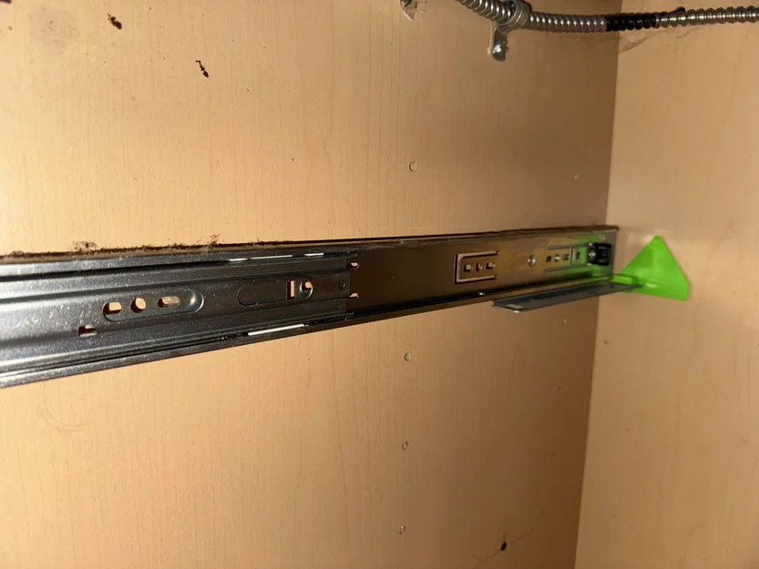 Ngàm gắn ray trượt cho thùng rác tủ bếp (Cabinetry Rail Mount Bracket) - Image 3