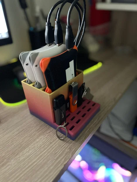 Giá đỡ sắp xếp ổ cứng và USB - Image 1