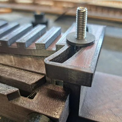 Dụng cụ mài đầu búa (Hammer grinding jig) hỗ trợ sửa chữa đàn piano